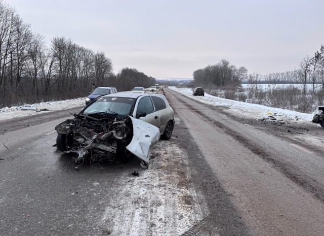 Пять человек пострадали в ДТП с «Ниссан Альмера» и «Шевроле Нива» в пригороде Саранска