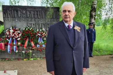 Со священным праздником — с днём Великой Победы