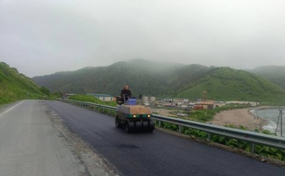 На автодороге в районе села Ясноморского отремонтировали проблемные участки