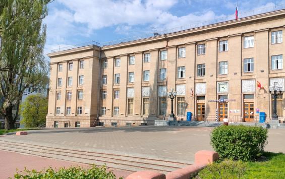 Куряне бесплатно отправили участникам СВО более 800 посылок с начала года