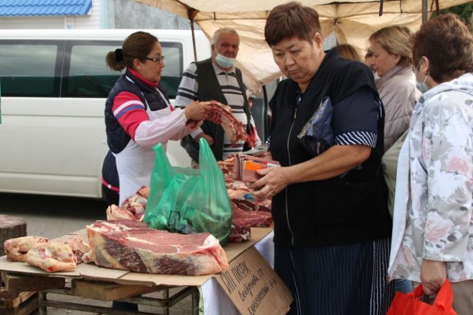 Сколько стоит закупиться мясом к шашлыкам на майские