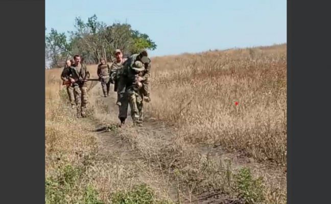 Штурмовики из Осетии вынесли раненого из-под дронов, которыми кишело небо