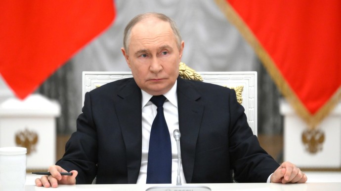 Путин подписал закон о бюджете на 2026 год и плановый период 2027 и 2028 годов Путин подписал закон о бюджете на 2026 год и плановый период 2027 и 2028 годов