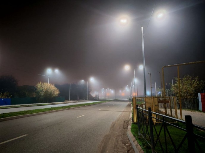 Ноябрьский туман накрыл Астрахань и превратил ночь в молочную дымку Ноябрьский туман накрыл Астрахань и превратил ночь в молочную дымку