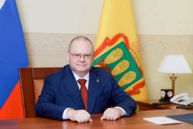 Олег Мельниченко поздравил пензенцев с Днем Конституции Российской Федерации