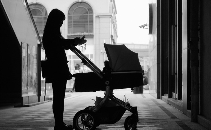 Пенсионер в Южно-Сахалинске похитил сумочку, выпавшую из детской коляски Пенсионер в Южно-Сахалинске похитил сумочку, выпавшую из детской коляски