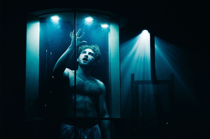 В московском Новом Манеже 21 декабря впервые покажут спектакль «Живые?» В московском Новом Манеже 21 декабря впервые покажут спектакль «Живые?»