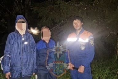 Спасатели до ночи искали двух заблудившихся женщин в Киришском районе