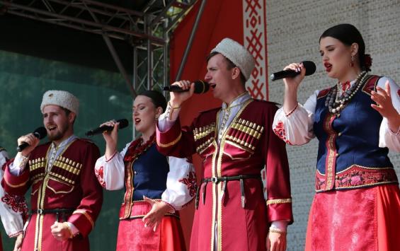 Курский хор «Соловейко» выступил на казачьем фестивале в Туле в качестве специального гостя