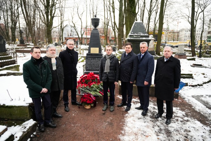Памятник Министру иностранных дел Российской Империи Андрею Яковлевичу Будбергу открыли на Смоленском лютеранском кладбище