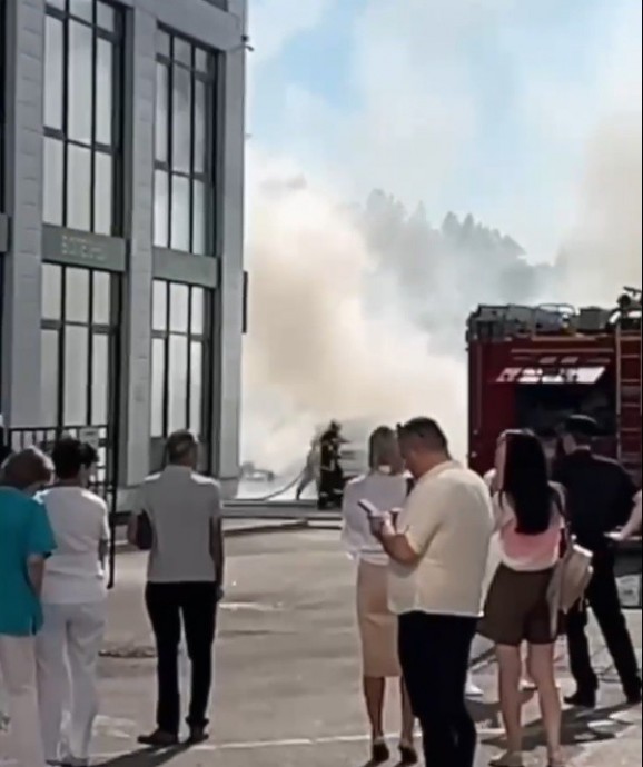В центре Уфы сгорел автомобиль