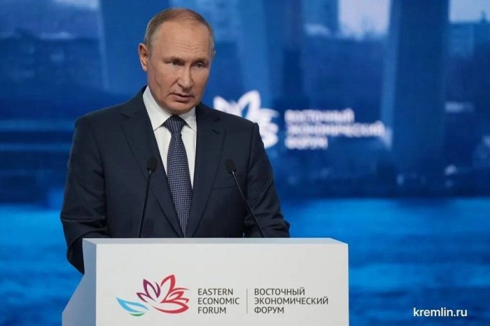Президенту России во Владивостоке организуют закрытое открытие Национального центра «Россия»