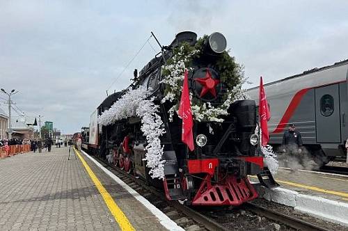 Ретросостав «Победа» привез в Благовещенск «Катюшу» и Т-34