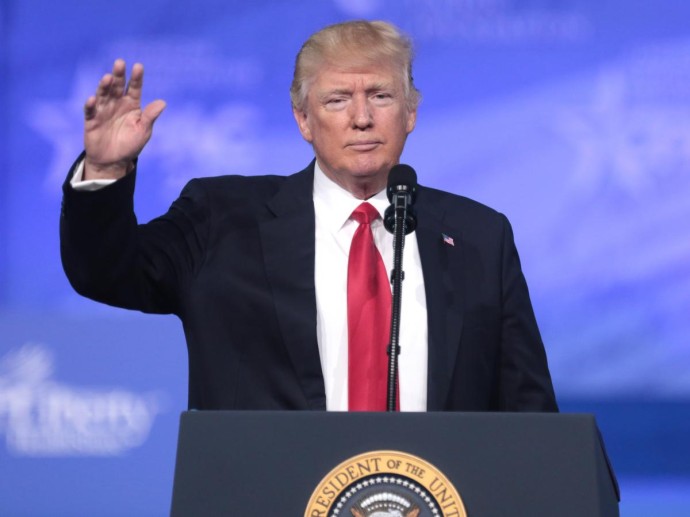 Отзыв послов Трампом связан с борьбой элит в США – политолог Бардин