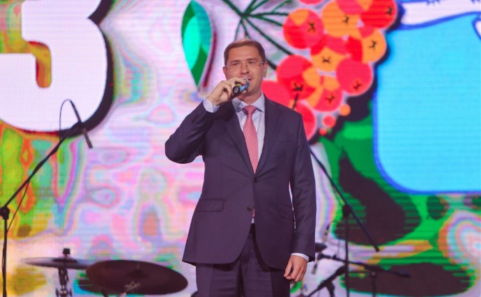 Алексей Белик поздравил госслужащих и депутатов Южно-Сахалинска с Днем города