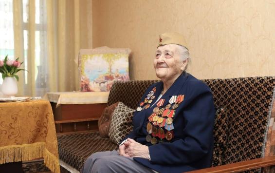 В Курске ветеран Анна Волковская отметила 102-й день рождения В Курске ветеран Анна Волковская отметила 102-й день рождения