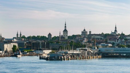 В Эстонии завели шесть дел из-за запрещенной символики в День Победы