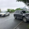 Во Владивостоке водитель на автомобиле бизнес-класса устроил аварию с BMW