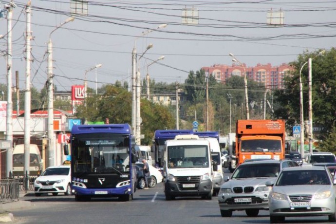 Автомобилисту, ударившему водителя автобуса на дороге, дали три года