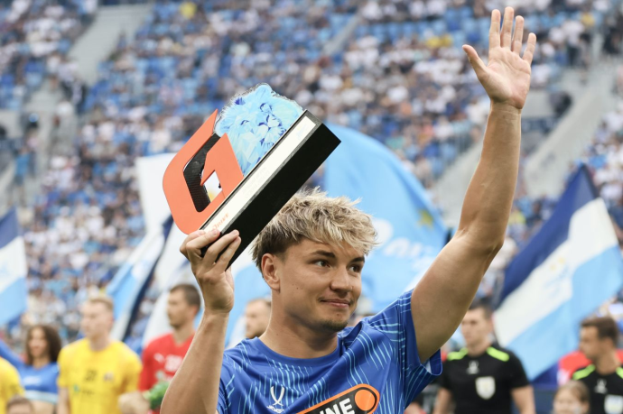 Андрей Мостовой прокомментировал празднование голова в балаклаве