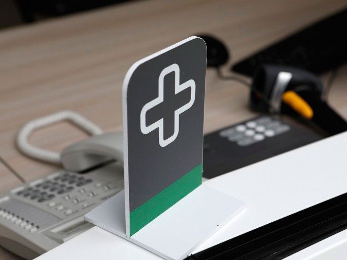 Водитель обратился за медпомощью после удара дрона по машине в Белгородском округе