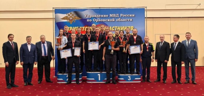 Тульские полицейские взяли бронзу на всероссийском чемпионате по троеборью