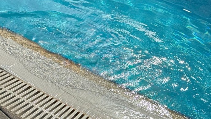 В Уфе подросток во время занятий в бассейне ушел под воду В Уфе подросток во время занятий в бассейне ушел под воду