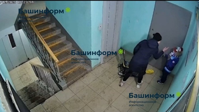 В Уфе прокуратура проводит проверку после видео с избивающей сына матерью В Уфе прокуратура проводит проверку после видео с избивающей сына матерью