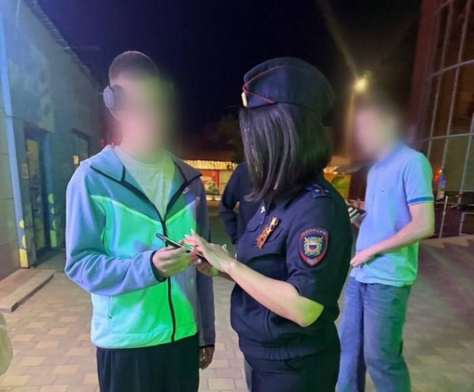 Более 1,5 тысяч астраханских подростков обнаружили на ночных улицах без взрослых