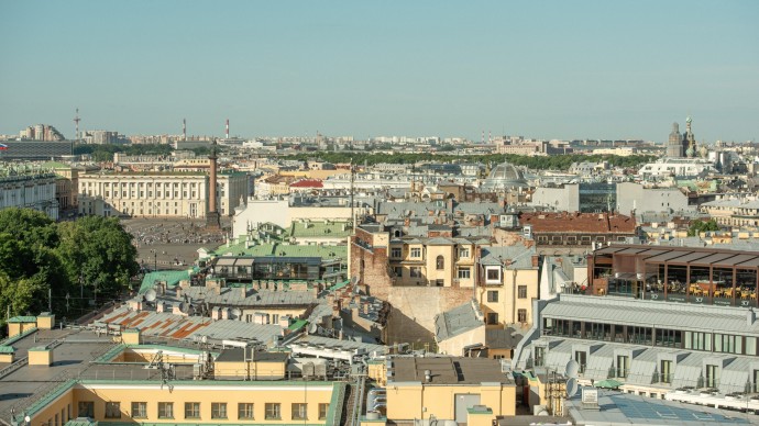 В Петербурге отремонтировали почти миллион квадратных метров крыш за пять лет