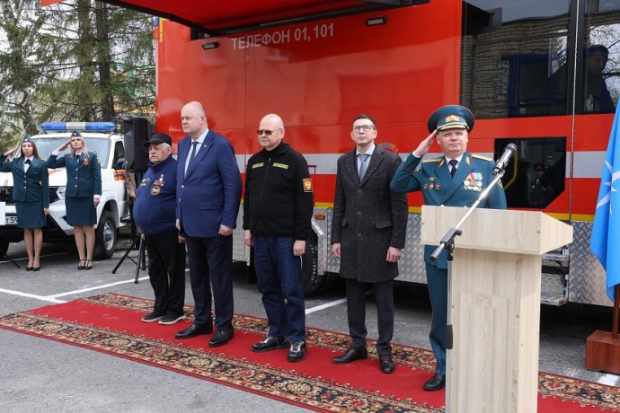 Пенза благодарит пожарных: Вадим Супиков поздравил огнеборцев с праздником