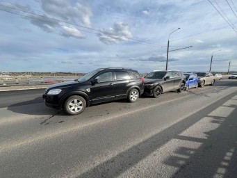 Ребенок пострадал во время аварии на мосту через Волгу в Костроме