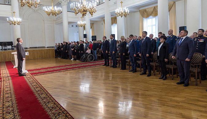 Дмитрий Миляев вручил ордена Мужества семьям погибших и награды военным