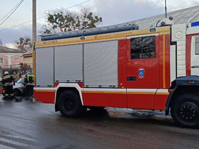В Шебекино водитель легковушки врезался в опору ЛЭП и погиб В Шебекино водитель легковушки врезался в опору ЛЭП и погиб