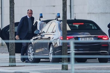 Мерц покинул переговоры Зеленского с Уиткоффом