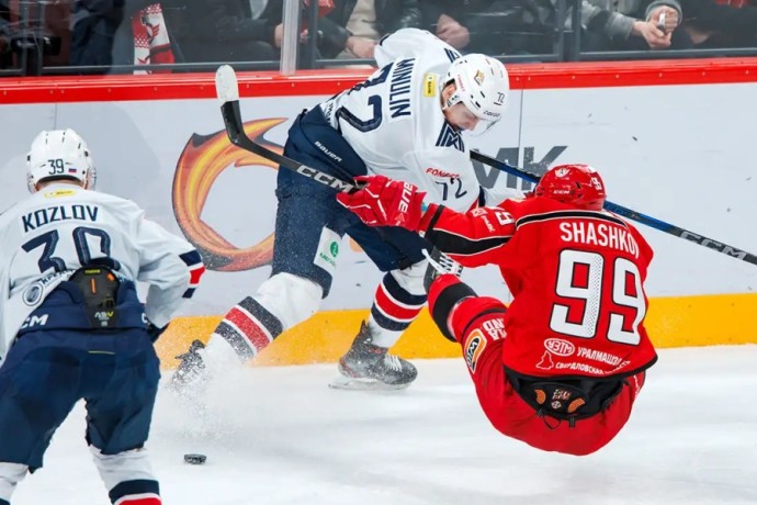 "Металлург" обыграл на выезде "Автомобилист" в матче с 9 голами