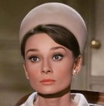 Популярный в 60-х головной убор снова стал трендом