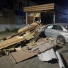 Водитель Мерседеса разнёс торговый павильон, бросил авто и скрылся - теперь его разыскивает ГАИ