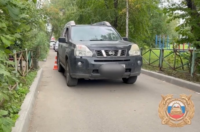 В Ангарске 4-летняя малышка пострадала под колёсами внедорожника