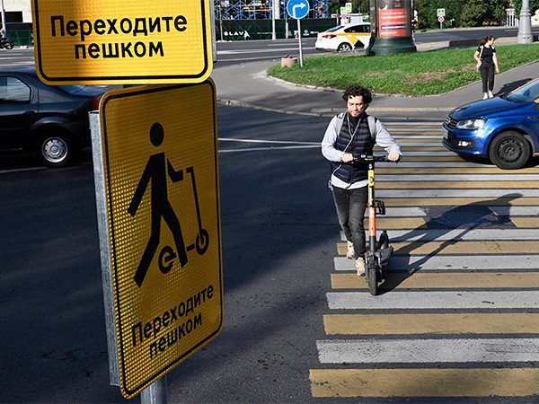 В Москве число ДТП с участием электросамокатов снизилось за год на 60% – Дептранс