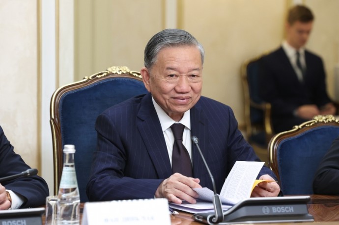 Генсек ЦК Компартии Вьетнама пригласил Матвиенко посетить страну