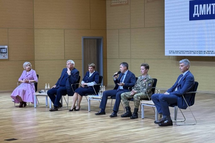 Штаб общественной поддержки Дмитрия Махонина провел публичную встречу