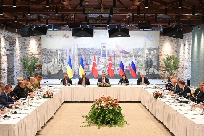 Киев официально остановил мирные переговоры с Москвой