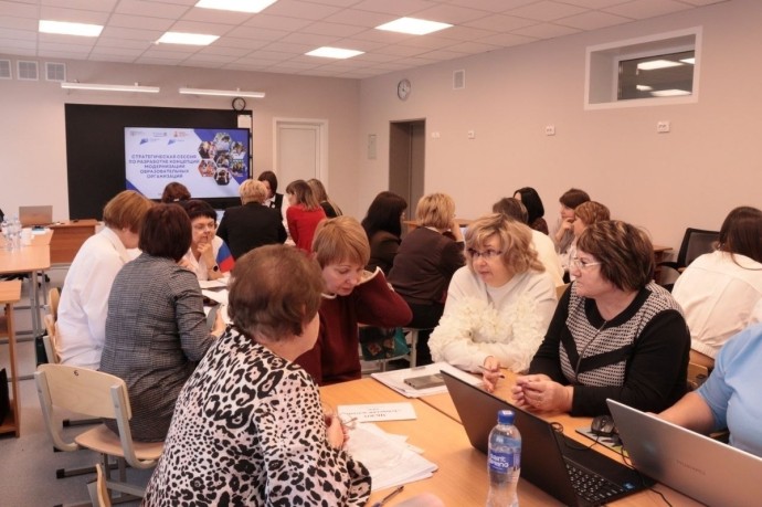 Педагоги Тамбовской области обсудили будущее 27 учебных заведений, где в 2026 году пройдет капремонт