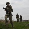 Девять боевиков ВСУ сдались после закинутых в опорник мин, рассказал боец