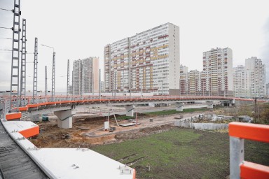 Александр Беглов: На уникальном трамвайном путепроводе через КАД и Московское шоссе начался монтаж контактной сети