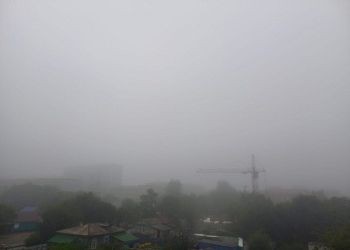 Благовещенск окутал плотный туман