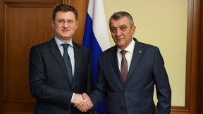Александр Новак обсудил с главой Северной Осетии Сергеем Меняйло задачи социально-экономического развития региона