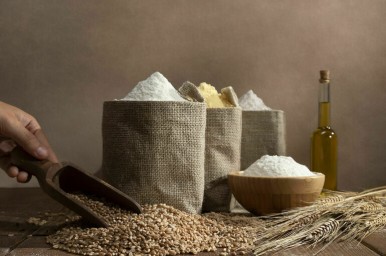 С прилавков уберут нелегальные мед, муку и крупу