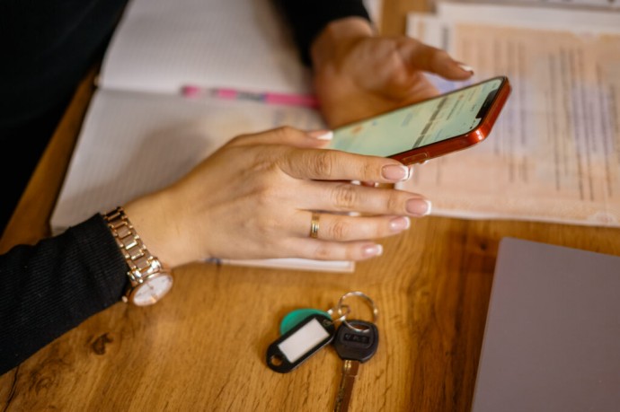 Жителям Херсонской области рассылают фейковые SMS от имени Роскомнадзора